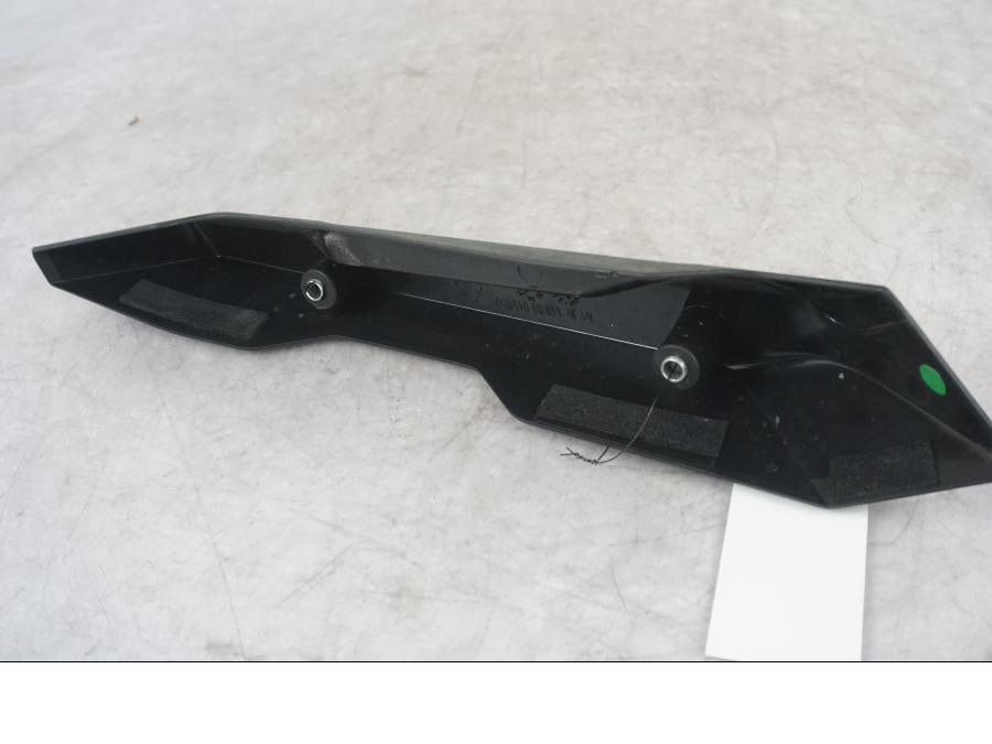 Vänster sida på Bakvinge från en KTM 1290 Super Adventure S -2022 motorcykel.