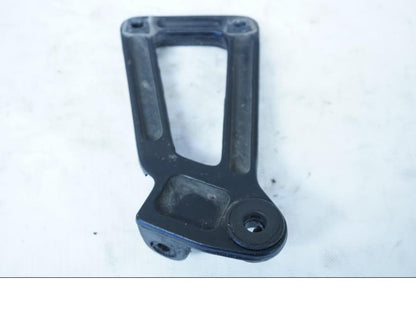 Baksidan på Fotpinnefäste från en Ducati 750 SS -1995 motorcykel.