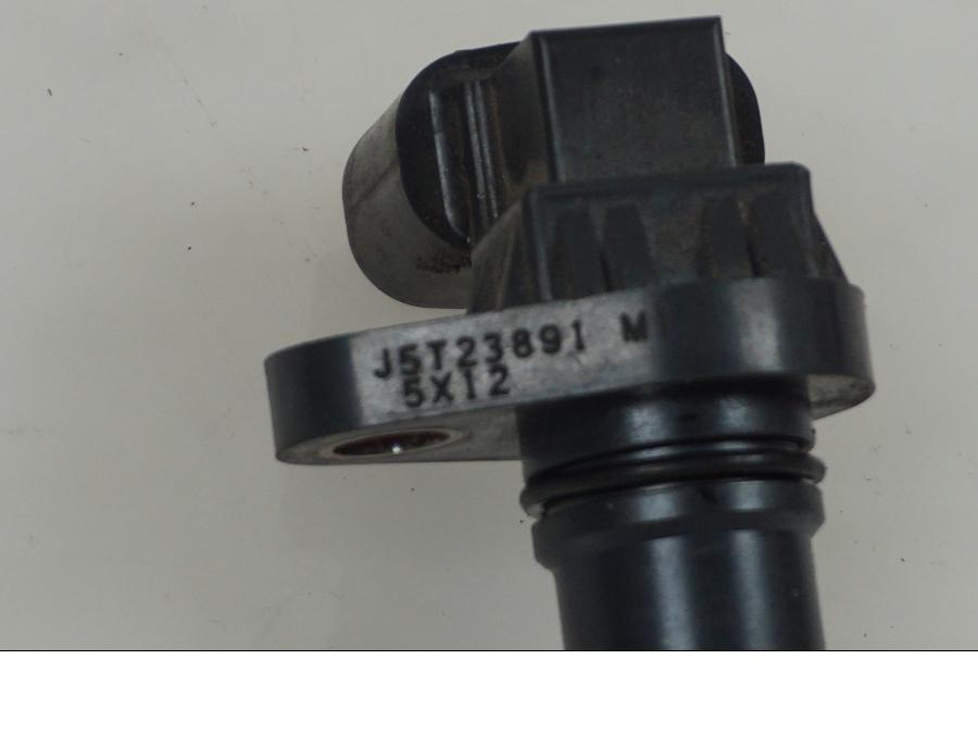 Vänster sida på Vevaxelsensor från en Suzuki DL 1000 -2006 motorcykel.