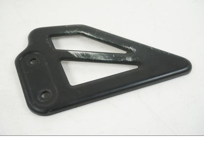 Baksidan på Fotpinnehälskydd från en Suzuki GSX-R 750 -2001 motorcykel.