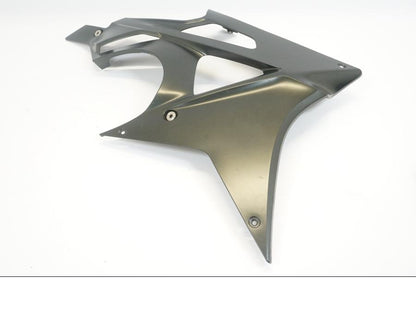 Vänster sida på Magkåpa från en BMW S 1000 RR -2011 motorcykel.