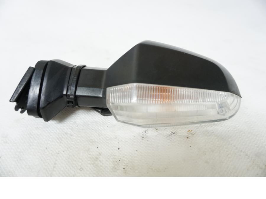 Framsidan på Blinkers från en Kawasaki Z 800 -2013 motorcykel.