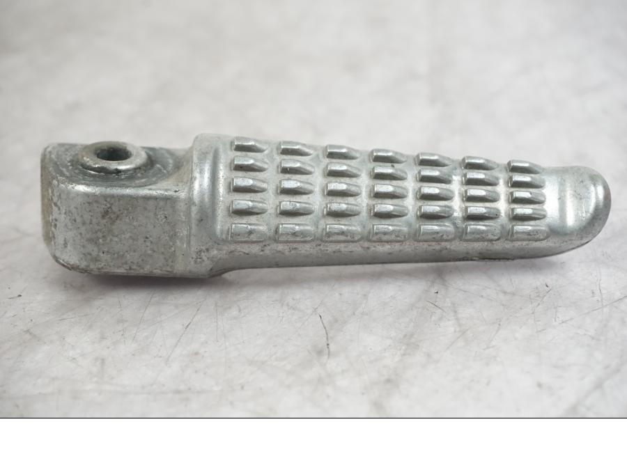 Höger sida på Fotpinne från en Kawasaki ZX-6R -2006 motorcykel.