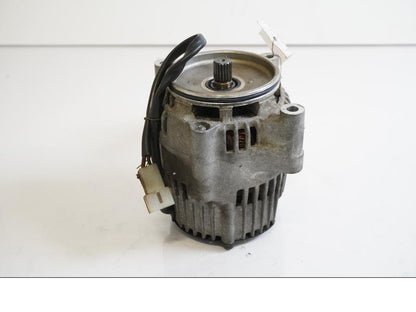 Framsidan på Generator från en Yamaha YZF 1000 R -1999 motorcykel.