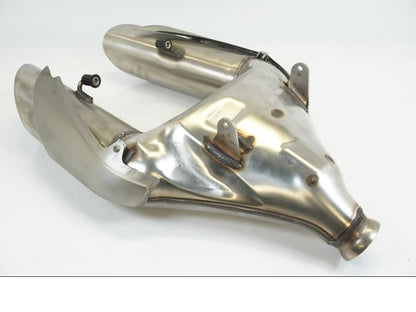 Baksidan på Ljuddämpare från en KTM 990 Super Duke -2005 motorcykel.