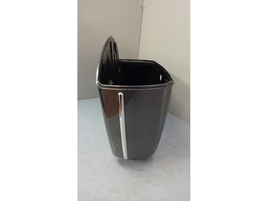 Vänster sida på Sidoväska från en Indian Cheiftain Limited -2018 motorcykel.