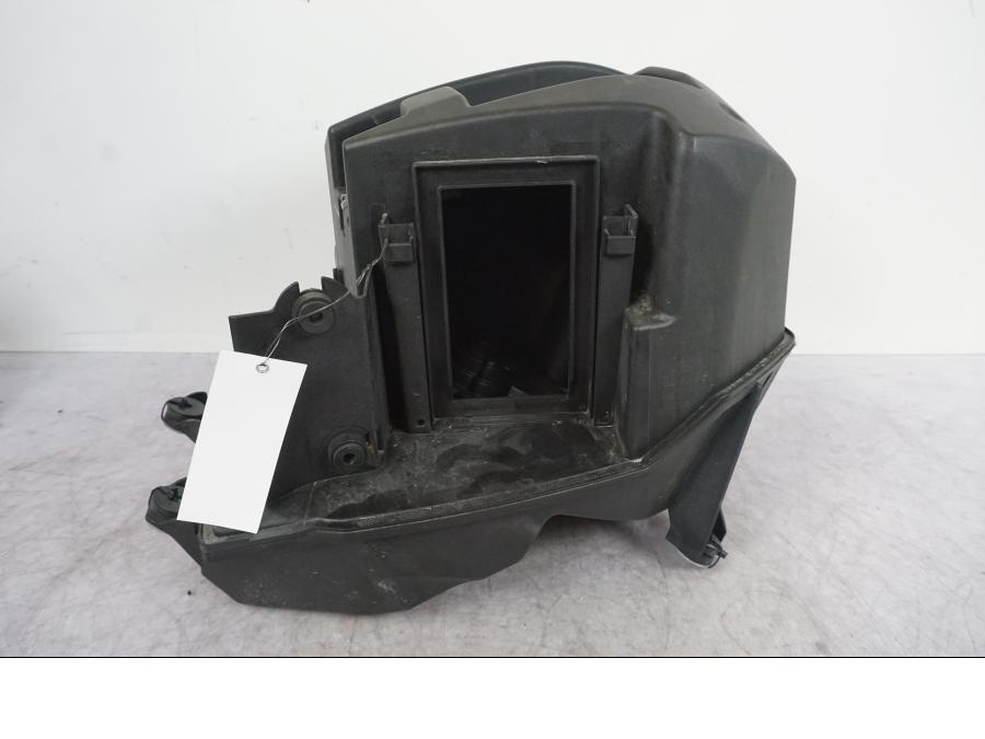 Baksidan på Luftburk från en BMW F 800 R -2018 motorcykel.