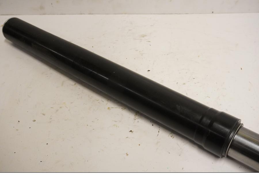 Höger sida på Gaffelben från en KTM 125 Duke -2014 motorcykel.