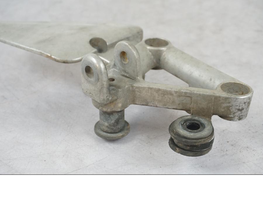 Höger sida på Fotpinnefäste från en Honda CBR 1100 XX -1999 motorcykel.