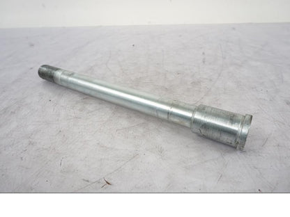 Baksidan på Axel från en Kawasaki ER-6N -2008 motorcykel.