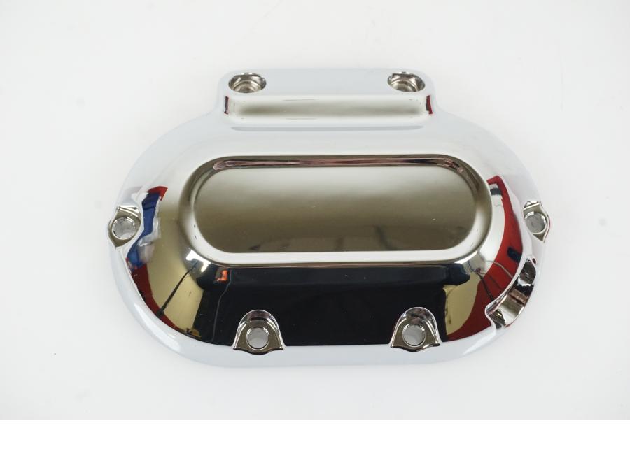 Framsidan på Transmissionskåpa från en H-D Fat Boy -2022 motorcykel.