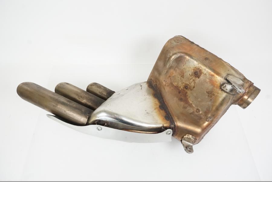 Baksidan på Ljuddämpare från en MV Agusta Brutale 800 -2014 motorcykel.