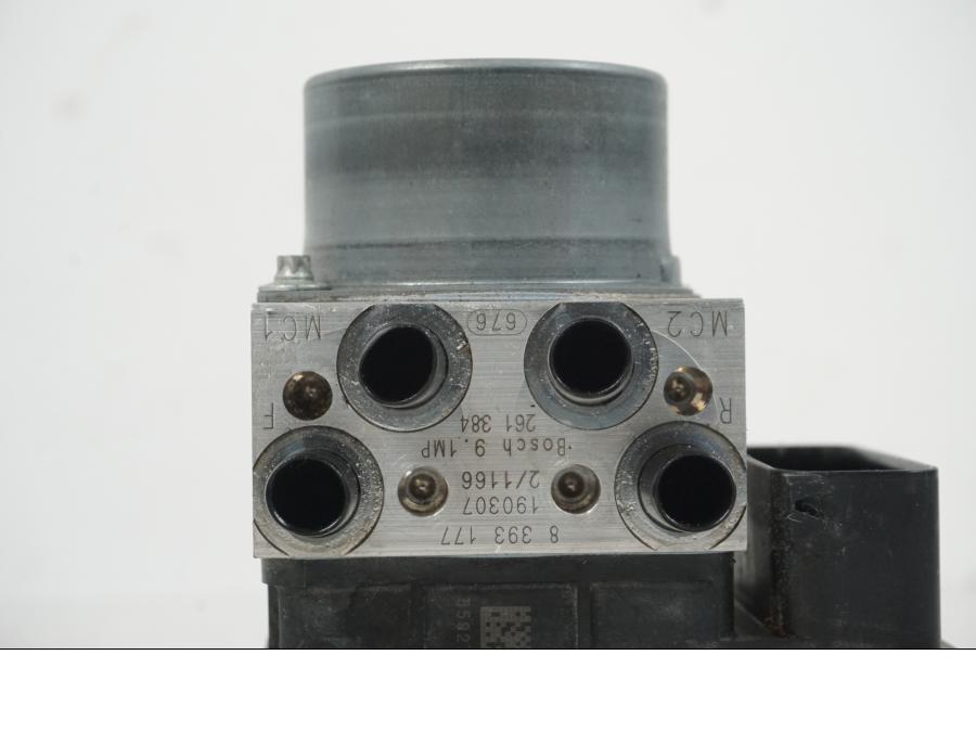 Höger sida på ABS Modulator från en BMW F 750 GS -2019 motorcykel.