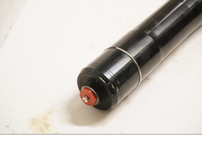 Vänster sida på Gaffelben från en Buell XB 12 -2009 motorcykel.