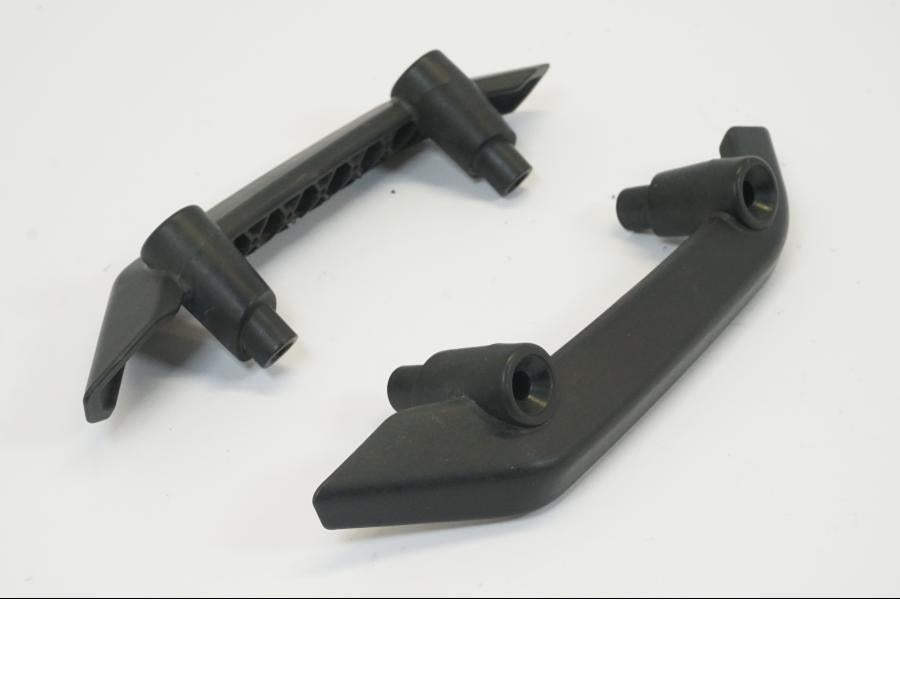 Snett uppifrån på Passagerarhandtag från en KTM 690 Enduro -2016 motorcykel.