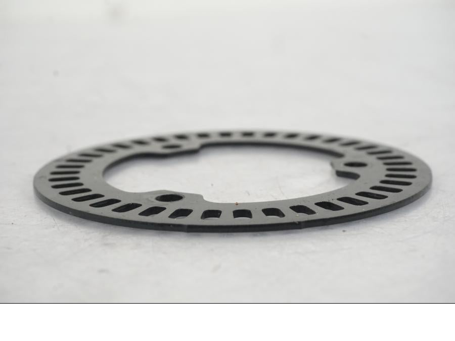 Vänster sida på ABS krans från en Yamaha MT-09 -2019 motorcykel.