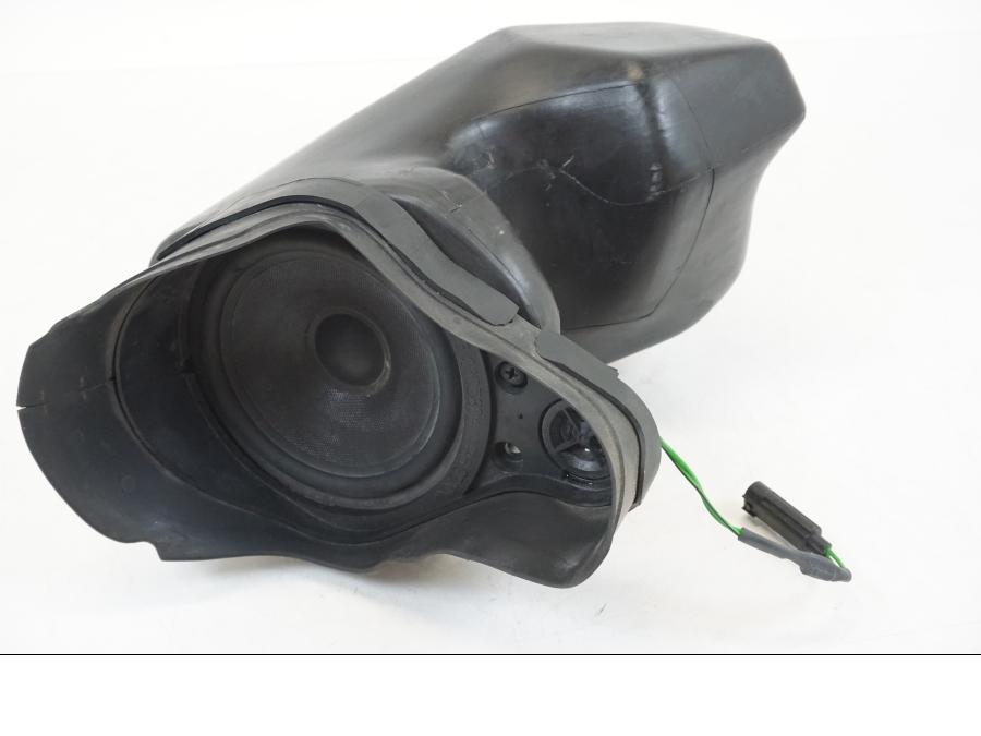 Framsidan på Högtalare från en BMW K 1200 LT -2004 motorcykel.