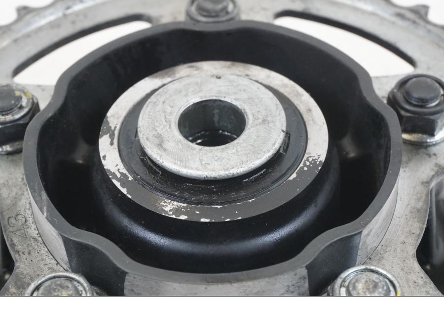 Baksidan på Drevfäste från en Honda CB 600 F -2008 motorcykel.