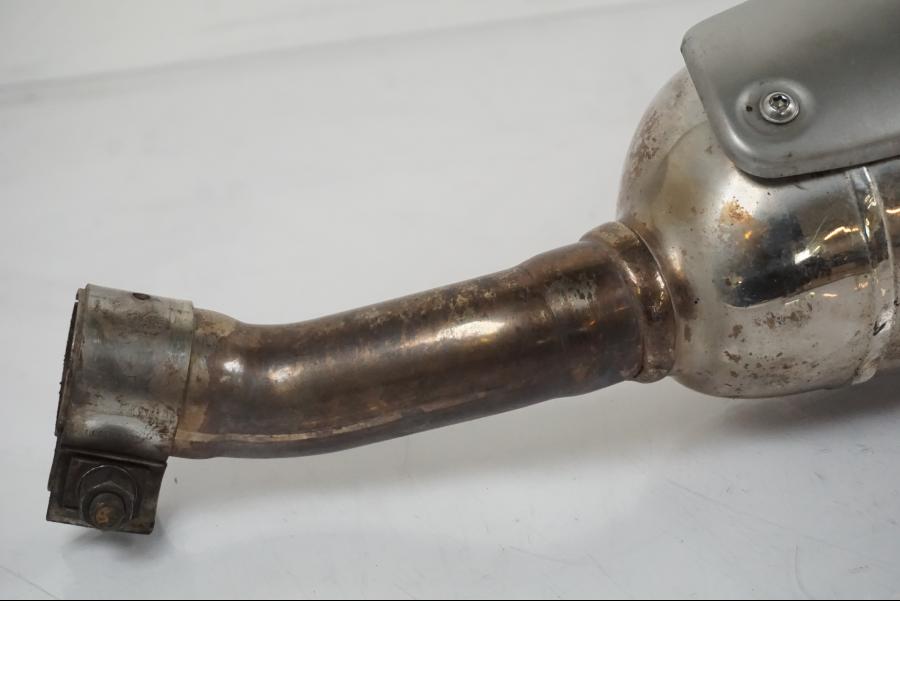 Baksidan på Ljuddämpare från en BMW F 650 CS -2002 motorcykel.