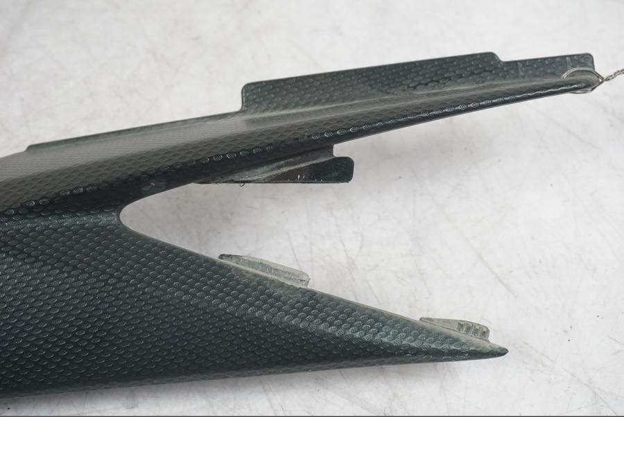 Höger sida på Sidopanel från en Suzuki GSF 1250 -2010 motorcykel.