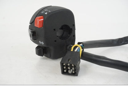 Vänster sida på Styrelreglage från en AJP PR7 -2021 motorcykel.