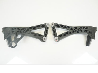 Baksidan på Fotpinnefäste från en Ducati Monster 821 -2020 motorcykel.