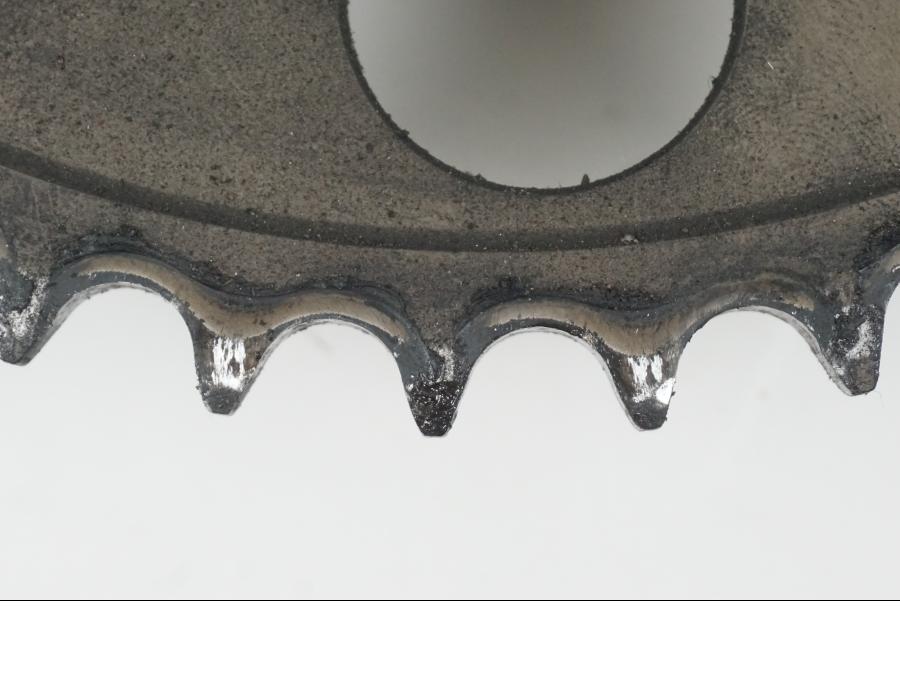 Vänster sida på Drevfäste från en Suzuki GSX-R 750 -2009 motorcykel.