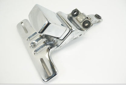 Baksidan på Skylthållare från en Suzuki VS 1400 -1993 motorcykel.