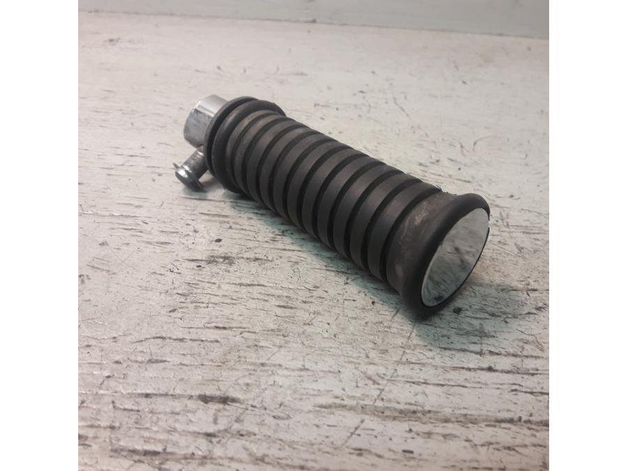 Framsidan på Fotpinne från en Kawasaki VN 900 -2007 motorcykel.