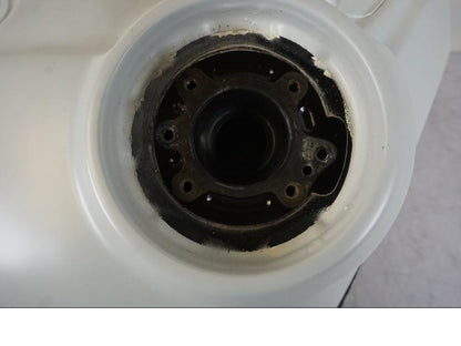 Extrabild1 på Bensintank från en Ducati Desert X -2023 motorcykel.