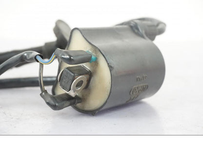 Höger sida på Tändspole från en Honda NT 650 V -2002 motorcykel.