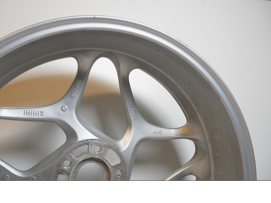 Extrabild3 på Fälg från en BMW F 800 ST -2008 motorcykel.