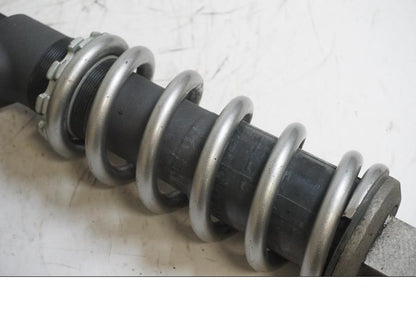 Snett uppifrån på Stötdämpare från en Kawasaki Z 800 -2014 motorcykel.