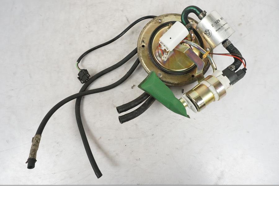 Framsidan på Bensinpump insprut från en BMW R 850 R -2004 motorcykel.