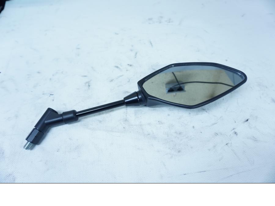 Framsidan på Backspegel från en Yamaha MT 125 -2020 motorcykel.