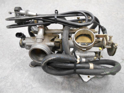 Framsidan på Spjällhus från en Ducati Monster 900 -2000 motorcykel.