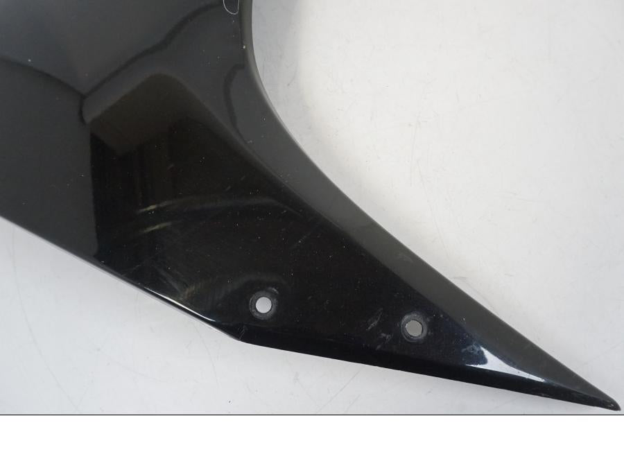 Snett uppifrån på Sidkåpa från en Yamaha YZF 1000 R1 -2007 motorcykel.