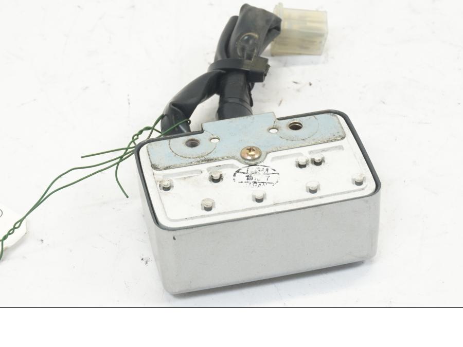 Snett nerifrån på Kontrollampor från en Yamaha XV 125 -1998 motorcykel.