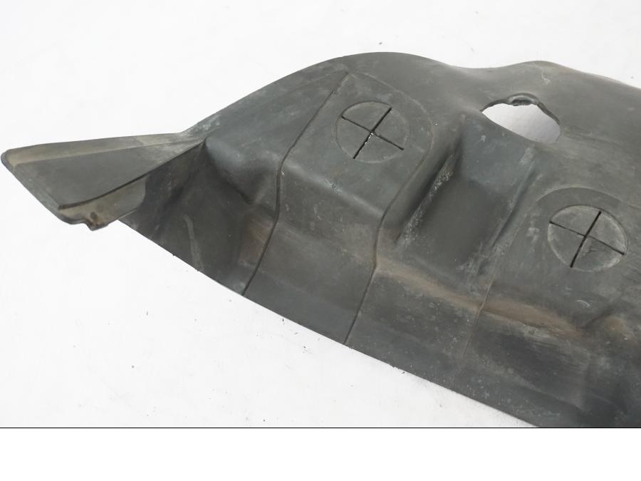 Vänster sida på Värmeskydd från en Honda CBR 1000 F -1999 motorcykel.