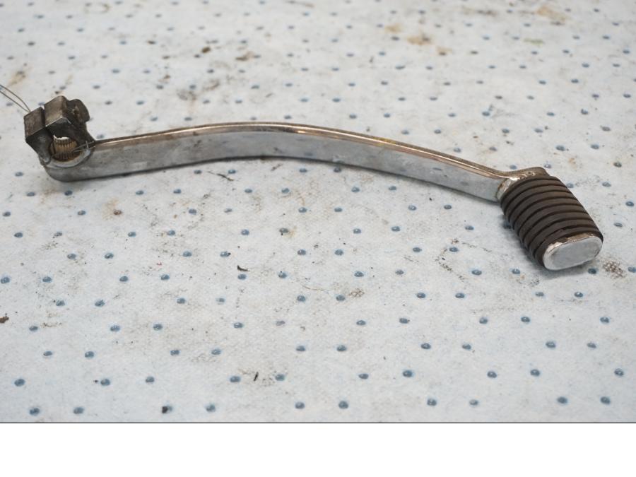 Framsidan på Växelpedal från en Kawasaki EN 500 -1999 motorcykel.