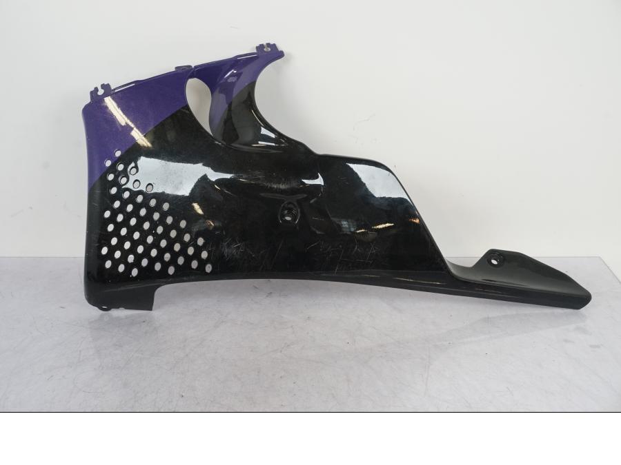 Framsidan på Magkåpa från en Honda CBR 900 RR -1995 motorcykel.