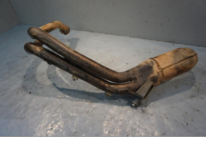 Baksidan på Grenrör från en Yamaha XT 1200 Z -2011 motorcykel.