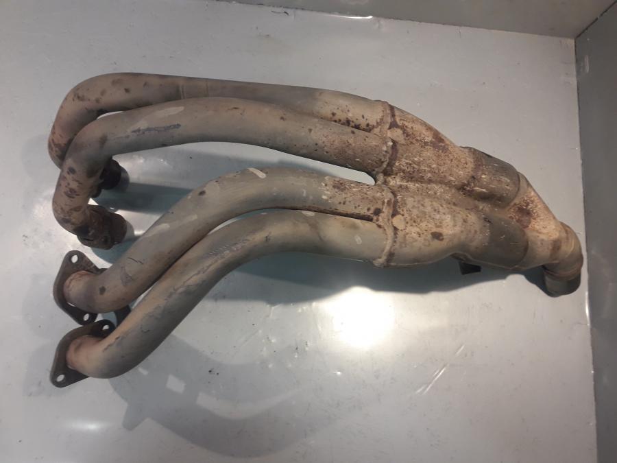 Höger sida på Grenrör från en Honda CBR 600 -1999 motorcykel.