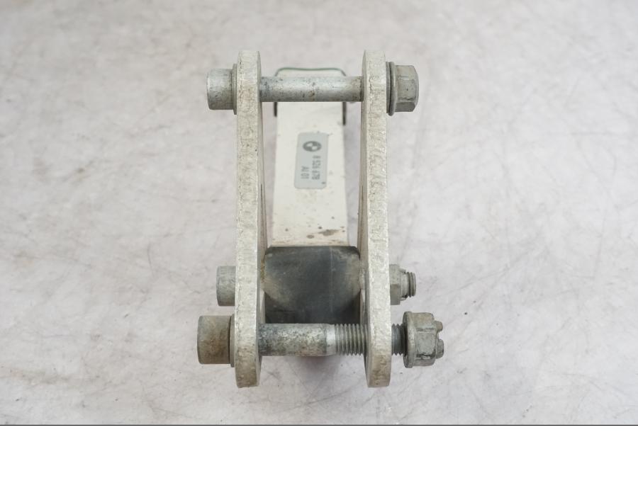 Vänster sida på Stötdämparlänkage från en BMW K 1600 GTL -2015 motorcykel.