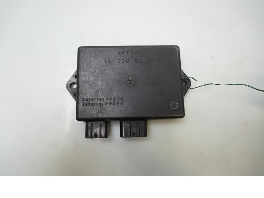 Framsidan på CDI / ECU från en Yamaha FZ-S 600 -1999 motorcykel.