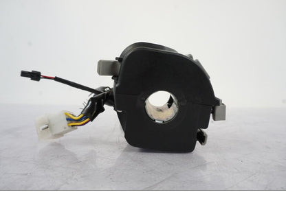 Vänster sida på Styrelreglage från en KTM 790 Duke -2019 motorcykel.