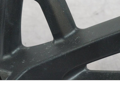 Höger sida på Fotpinne från en Suzuki GSF 1250 -2010 motorcykel.