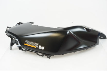 Höger sida på Tankkåpa från en Yamaha MT-07 -2024 motorcykel.