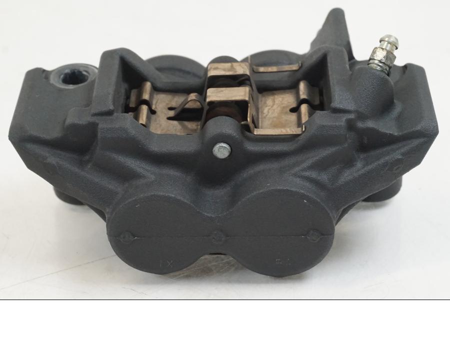 Vänster sida på Bromsok från en Yamaha YZF R7 -2022 motorcykel.