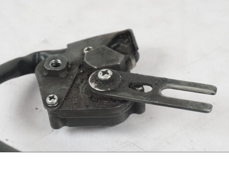 Vänster sida på Sidostödsbrytare från en Kawasaki ZZ-R 1400 -2009 motorcykel.